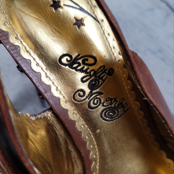 NAUGHTY MONKEY | leather platform tiger animal print high heels - Picture 9 of 10